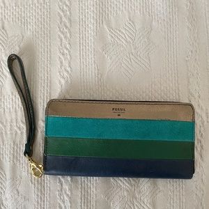NWOT Fossil wristlet